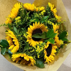 Ramo de girasoles y solidago