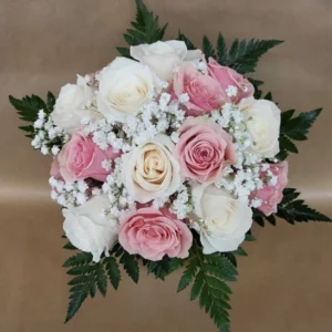 Ramo de novia rosas blancas y rosas